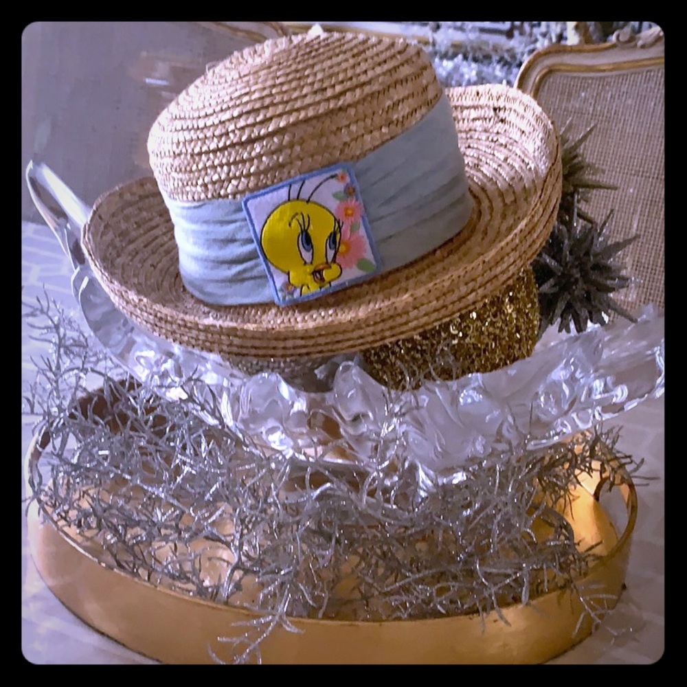 🌸 Tweety bird straw hat